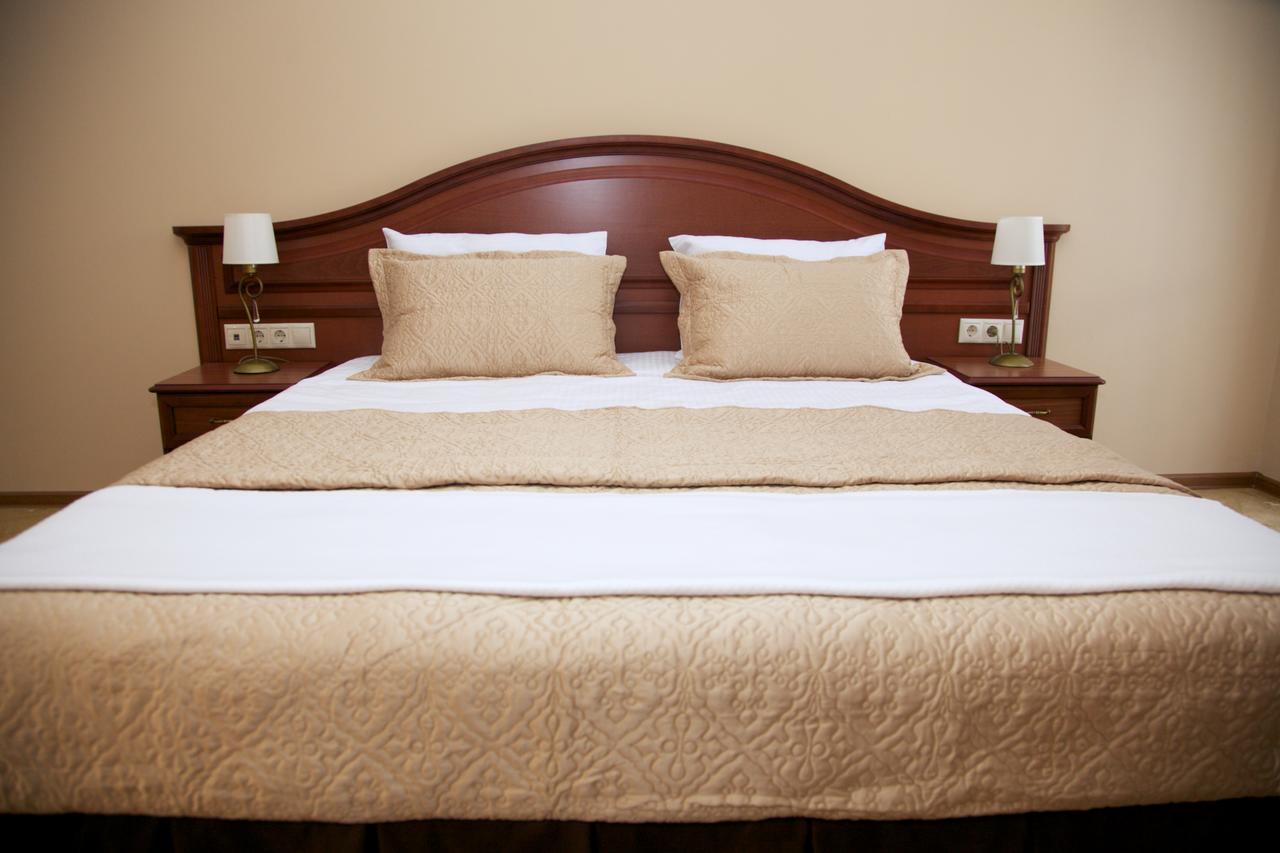 Dioskuria Hotel Sukhumi Esterno foto